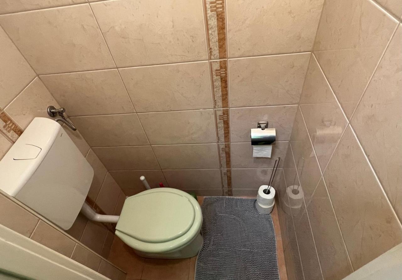 Family Friendly Apartman บูดาเปสต์ ภายนอก รูปภาพ