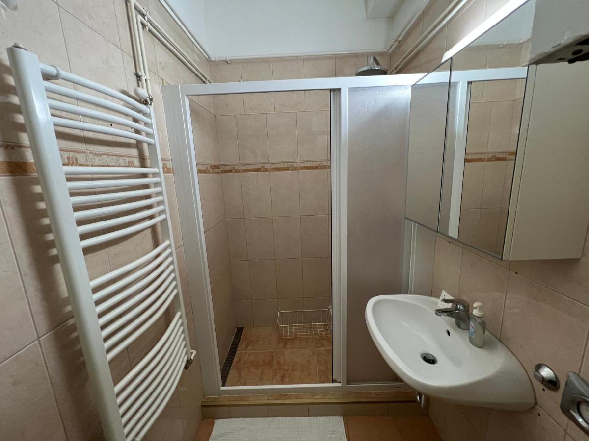 Family Friendly Apartman บูดาเปสต์ ภายนอก รูปภาพ