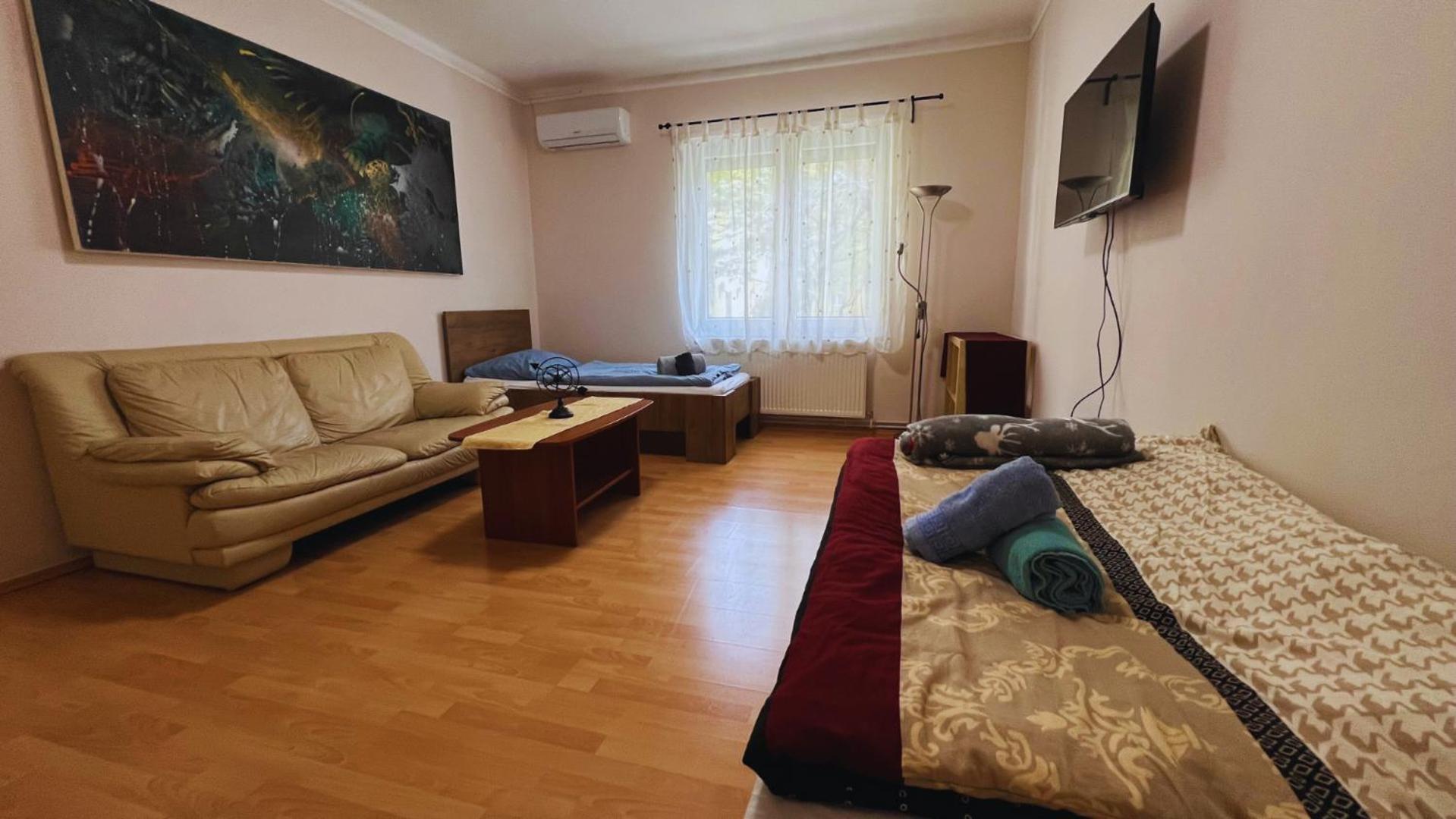 Family Friendly Apartman บูดาเปสต์ ภายนอก รูปภาพ